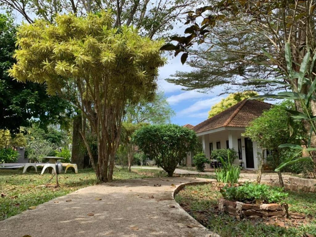 Baan Chuengkao Resort Ранонг Екстериор снимка